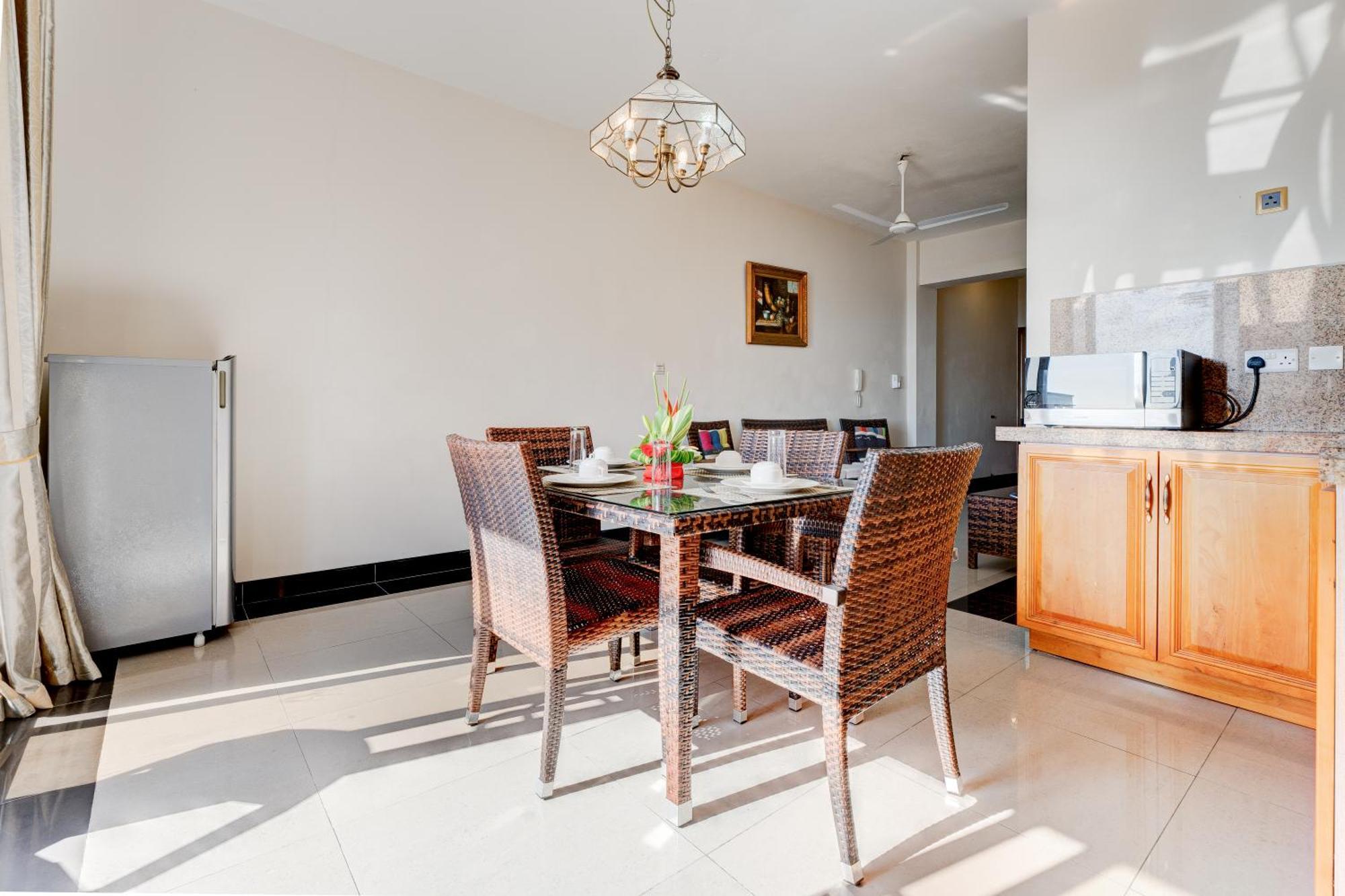 Pereybere Apartment With Breakfast And Private Balcony Pereybere Beach Bagian luar foto