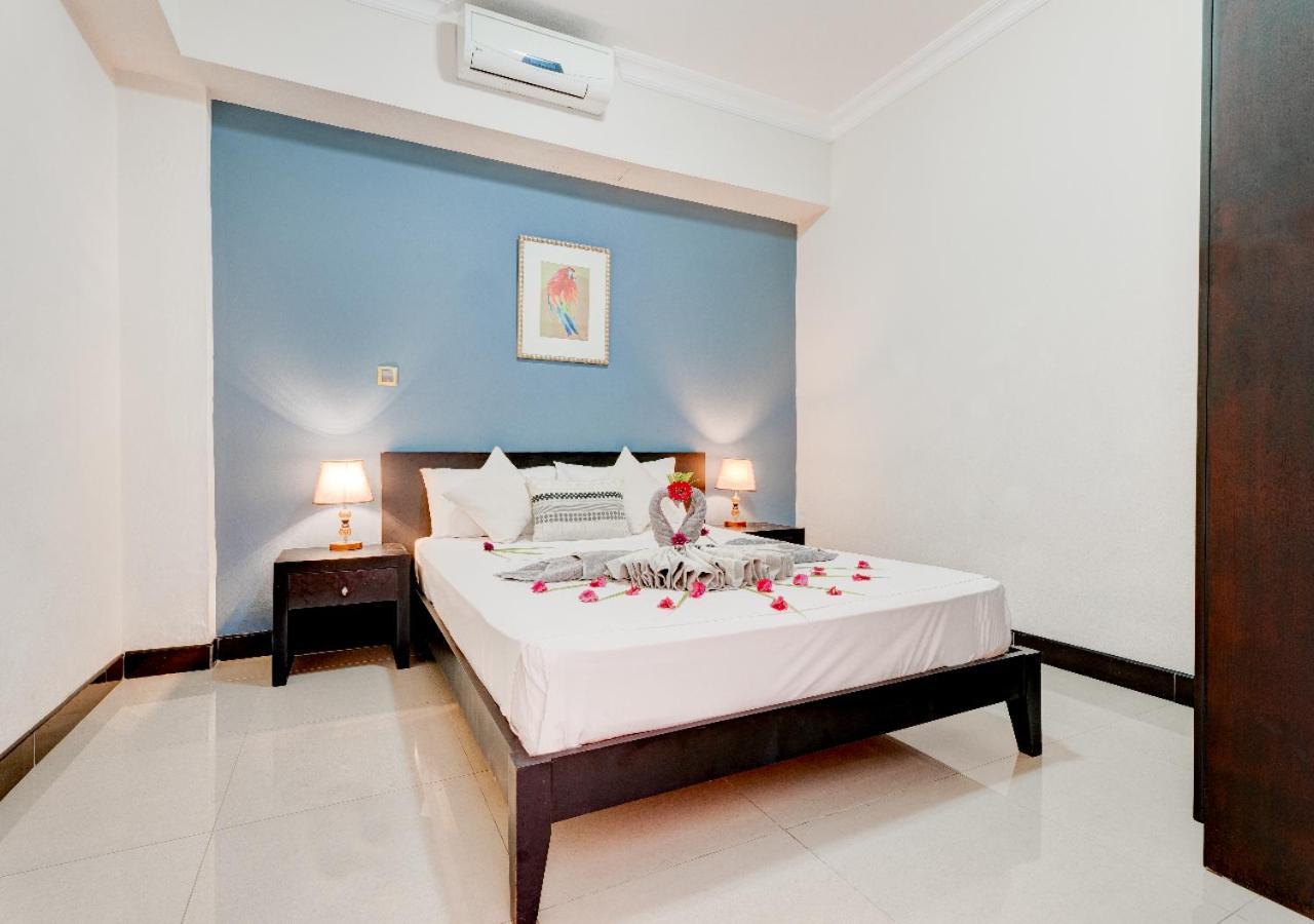 Pereybere Apartment With Breakfast And Private Balcony Pereybere Beach Bagian luar foto
