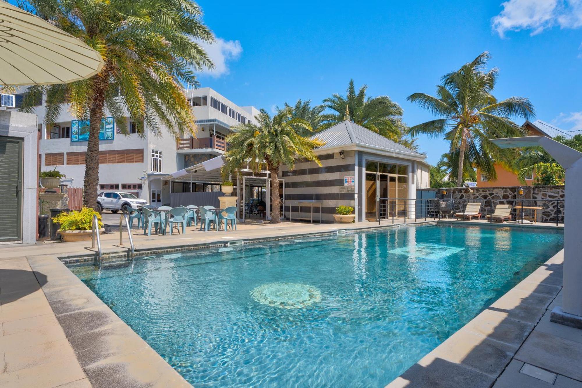 Pereybere Apartment With Breakfast And Private Balcony Pereybere Beach Bagian luar foto